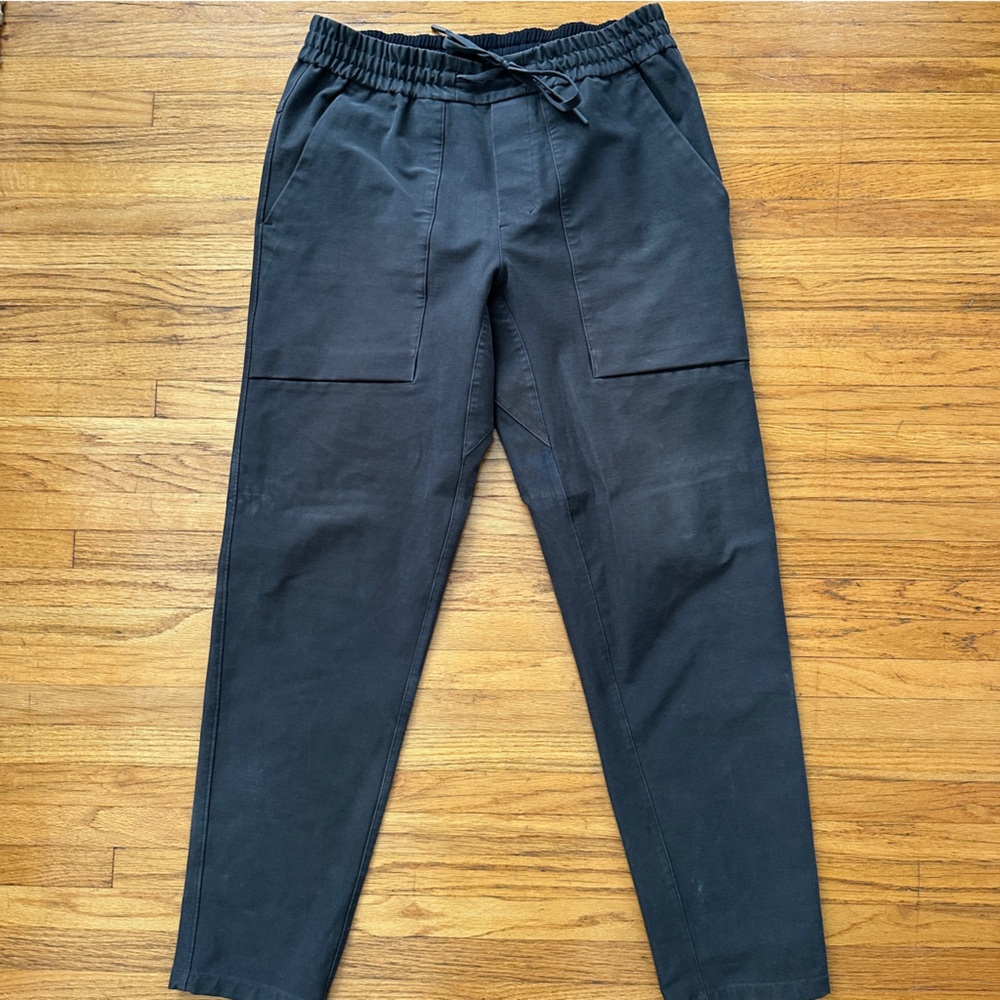 LULULEMON PANTS - Size M